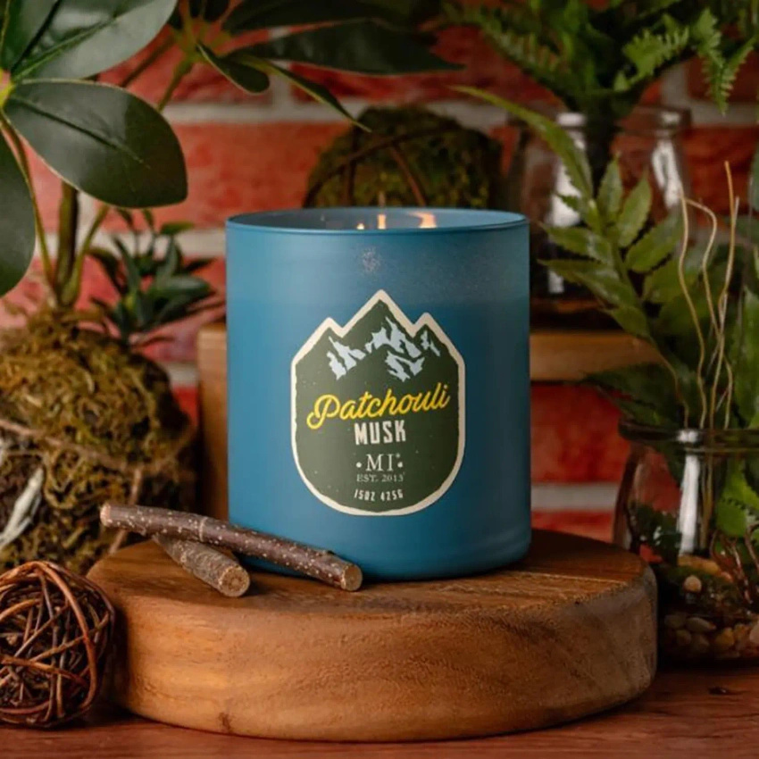 Sojová vonná svíčka pro muže Patchouli Musk Colonial Candle