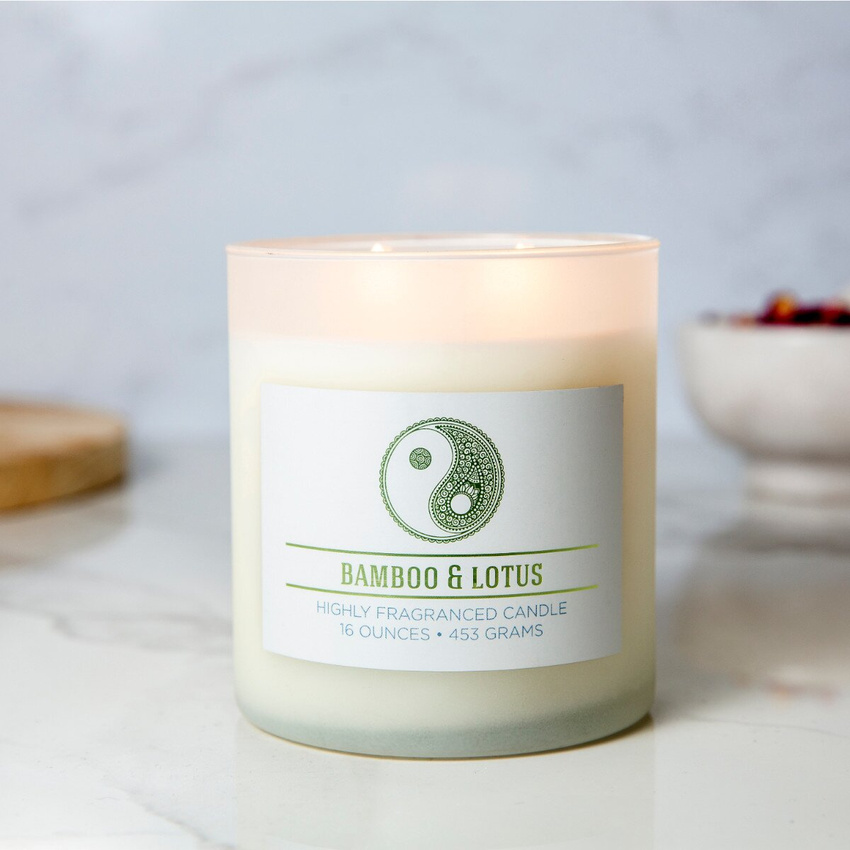 Natürliche Soja-Duftkerze im Glas Colonial Candle 16 oz 453 g – Bamboo Lotus