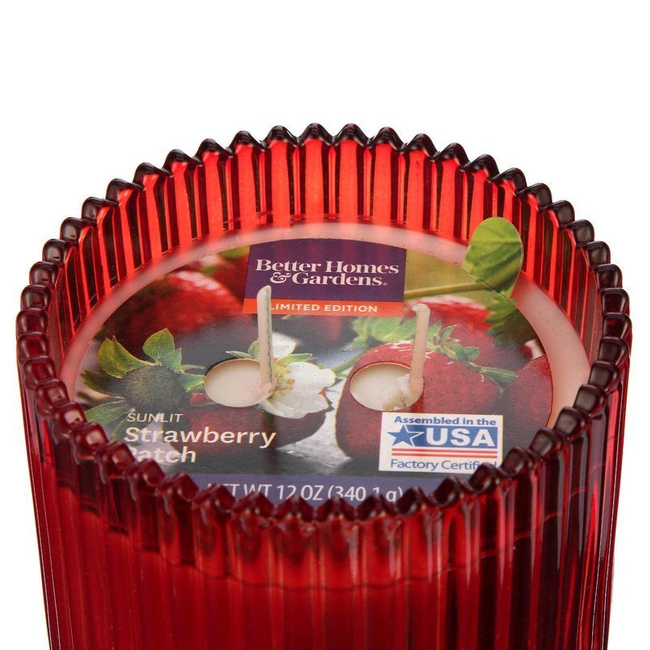 Vela en vaso aromática Better Homes and Gardens 340 g - Fresa Sunlit Strawberry Patch