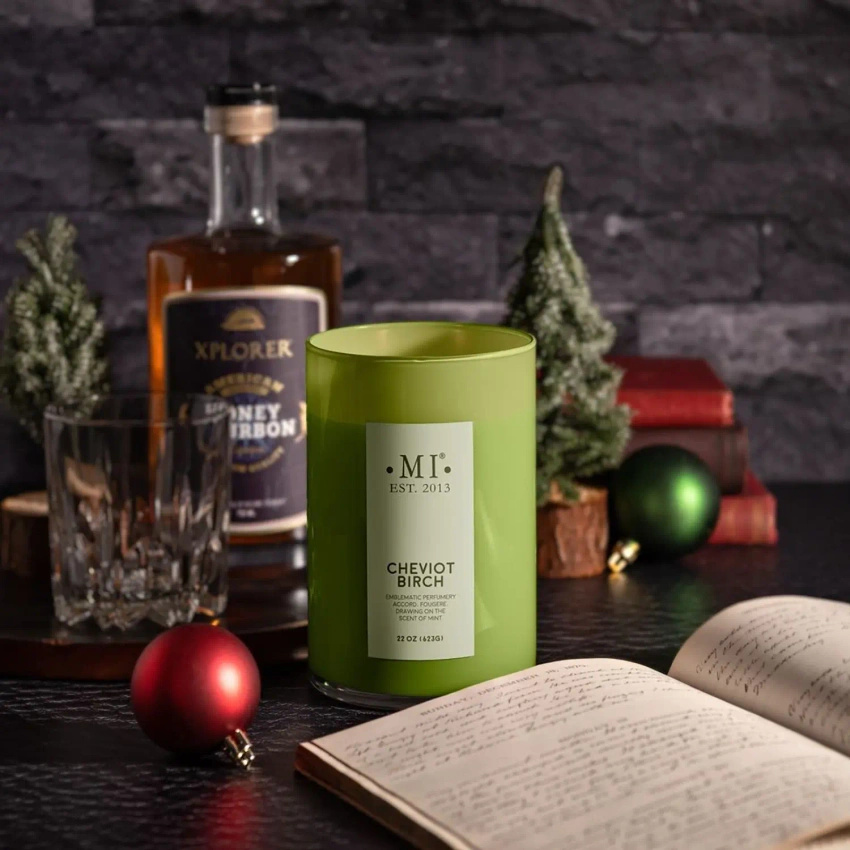 Colonial Candle Verfijnde mannelijke sojakaars 22 oz 623 g - Cheviot Birch