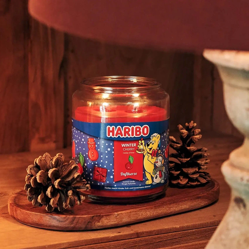 Haribo grande bougie parfumée de Noël en verre cerise d'hiver Winter Cherry 510 g