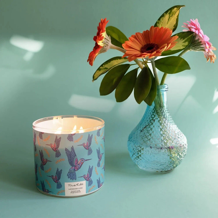 Frida Kahlo candela profumata in vetro lavanda vaniglia Lavender Luxe 400 g
